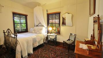 2 bedrooms, iron/ironing board, travel cot, WiFi