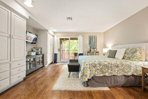 1 bedroom, iron/ironing board, travel crib, free WiFi