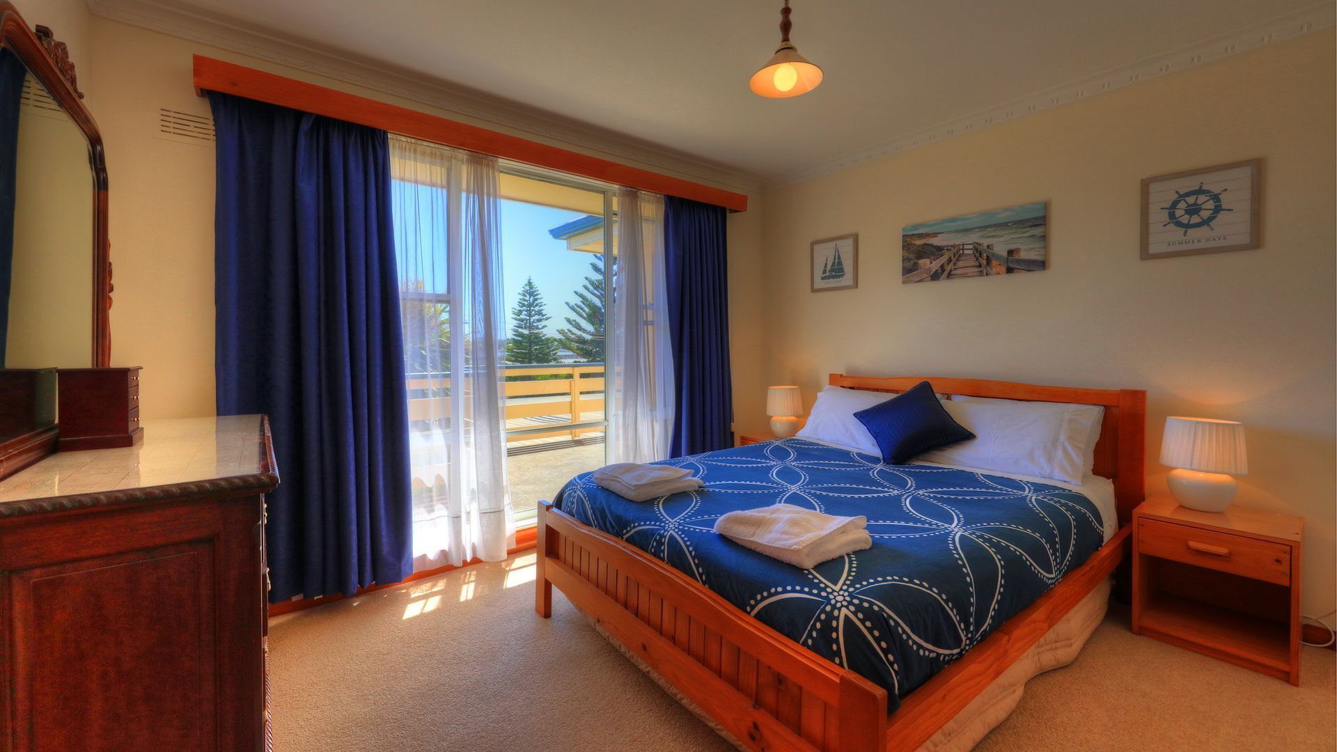 Alice Beside The Sea - 4 Bedroom Holiday House.