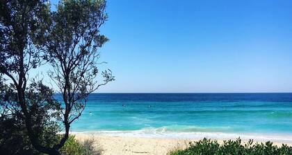 Ocean Breeze Mollymook Beach