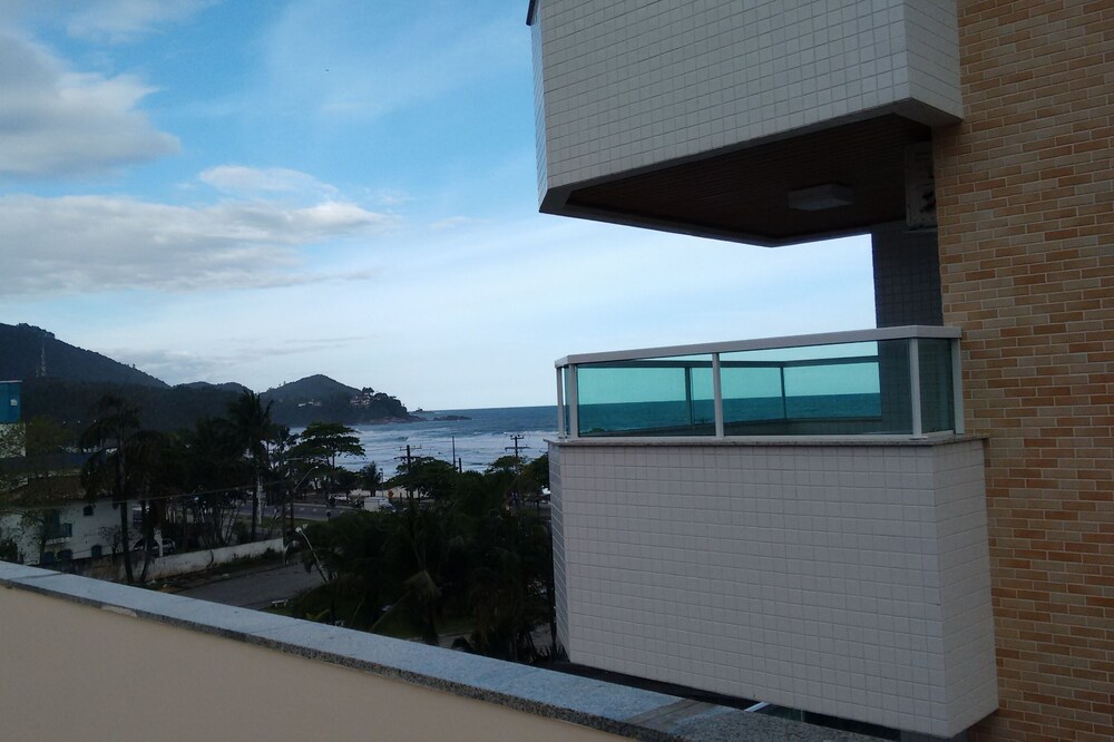 Coverage overlooking the Sea