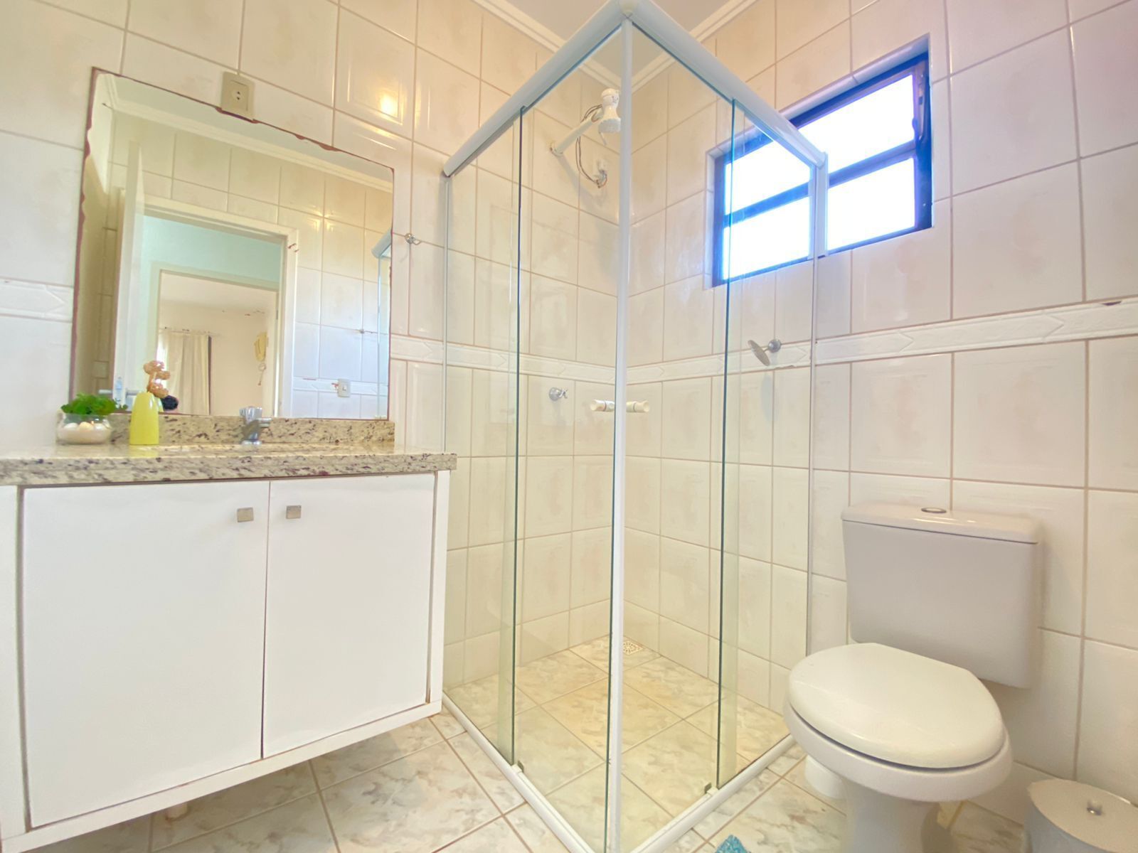 Beautiful two bedroom in Mariscal. Decorated with 2 Bedrooms + Swimming Pool. Worth it!!! 