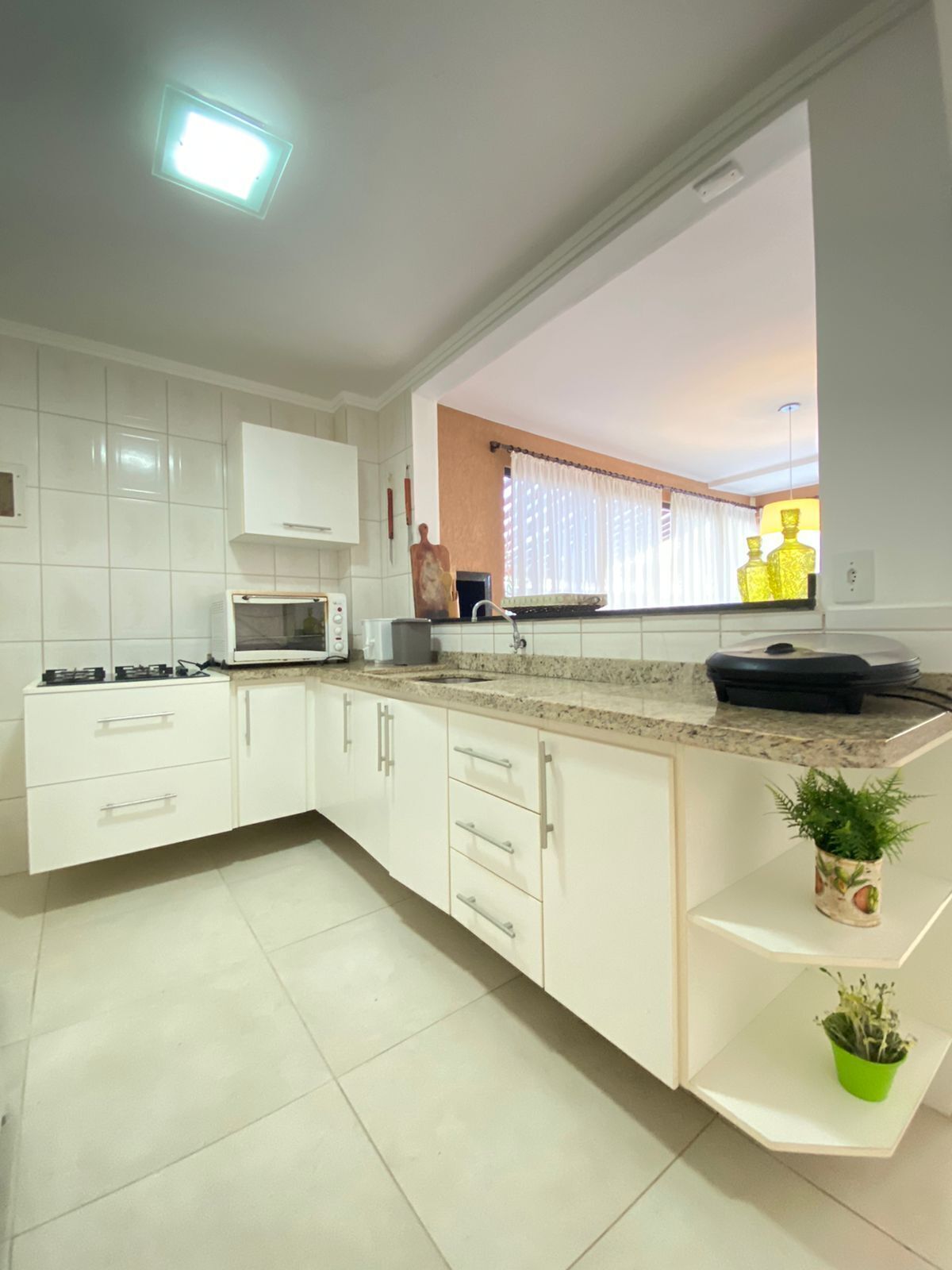 Beautiful two bedroom in Mariscal. Decorated with 2 Bedrooms + Swimming Pool. Worth it!!! 