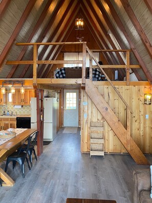 Interior - Beautiful lakefront home directly on Hubbard Lake, East Shore (Spruce)