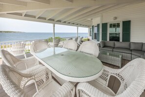 Outdoor dining - Sand and Surf (York)