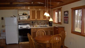 Coffee/tea maker, fridge, microwave, oven - Prime week available Aug 15th - 21st. Come & enjoy peaceful Miller Lake! (Brainerd)