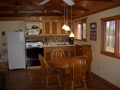 Booking now - Summer 2025 Enjoy peaceful Miller Lake in our cozy little cabin.