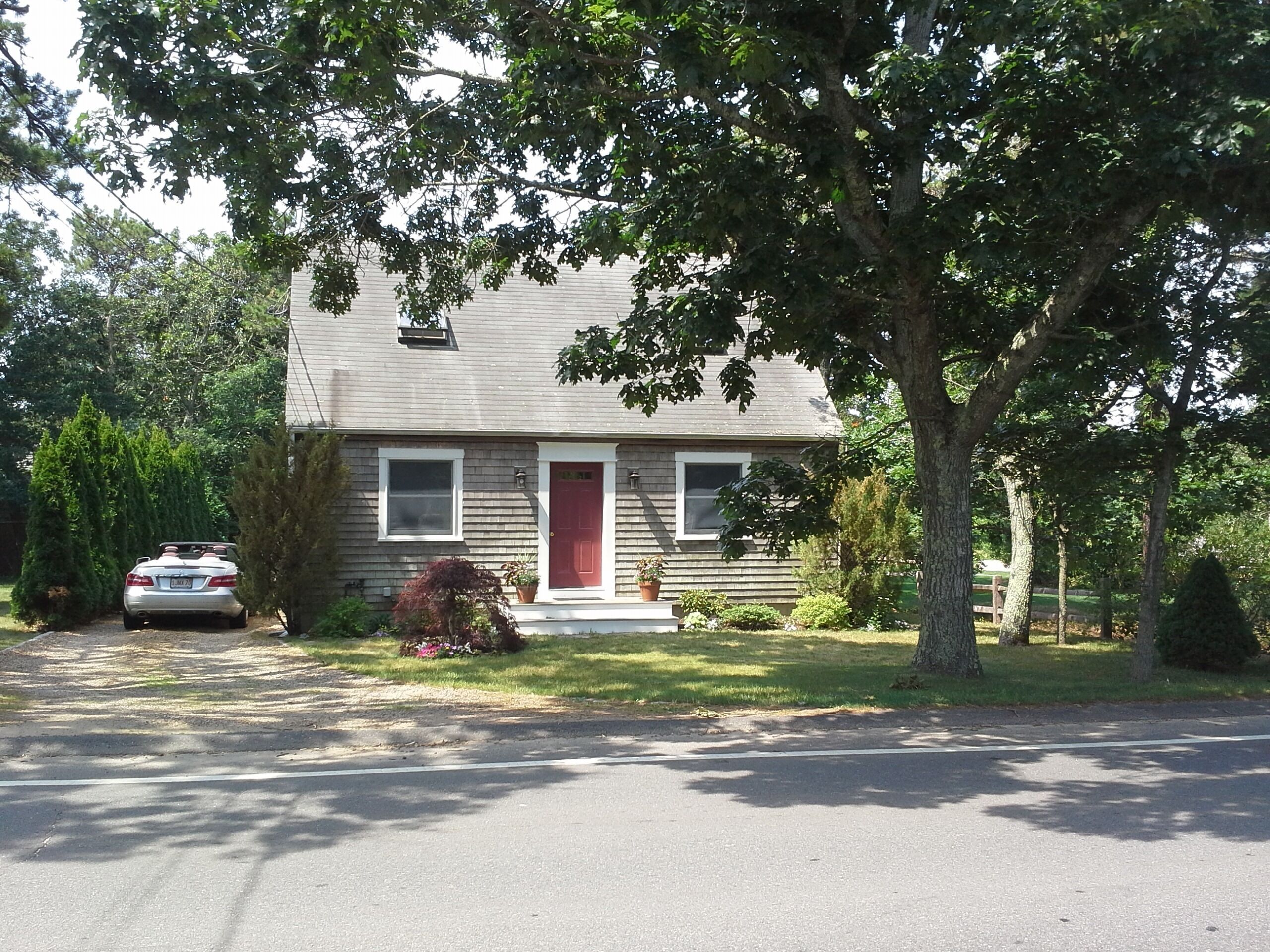 BEST LOCATION * Walk to Town/Beaches * Fun and Relaxing