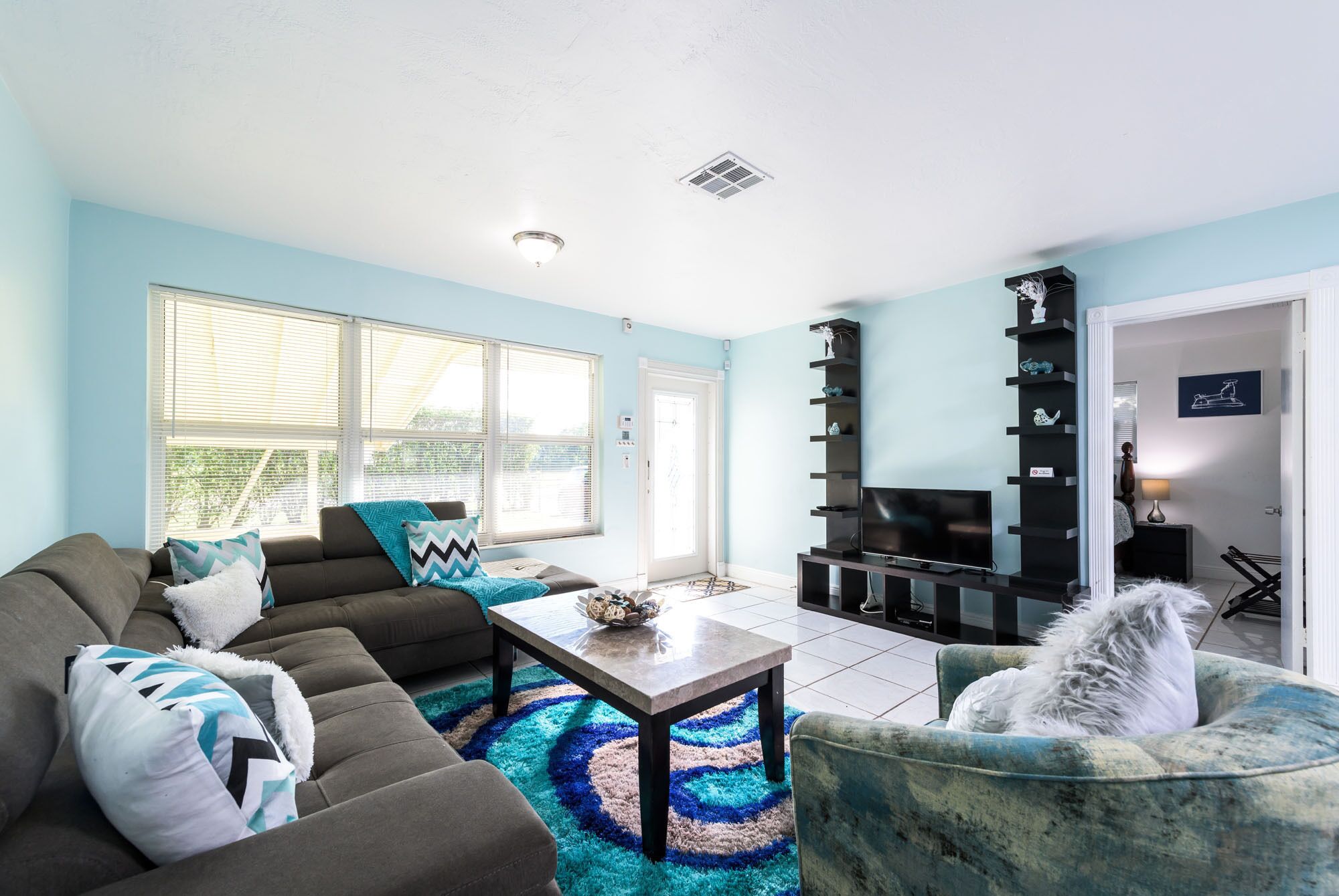 LARGE 5 Bedroom POOL HOME IN HOLLYWOOD WOW!!! plus POOL and more