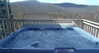 Familienfreundliches viktorianisches Chalet, 3 Ebenen mit Billardtisch und Whirlpool