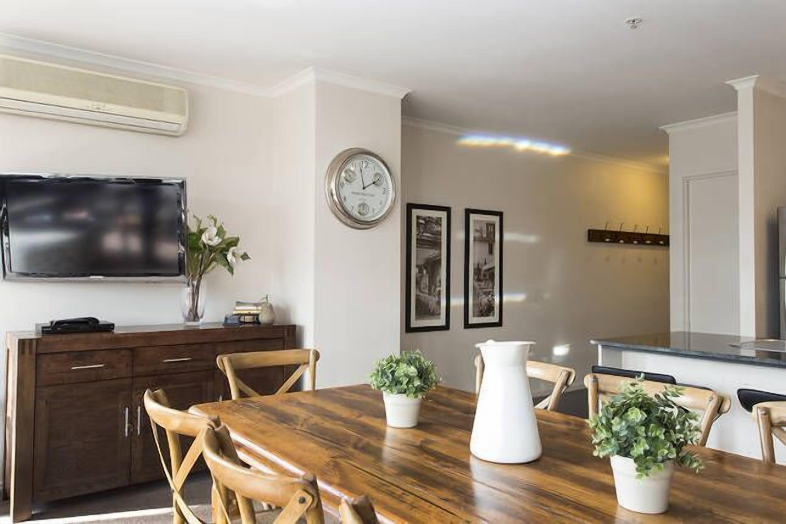 Rivergarden Apartment — image 2