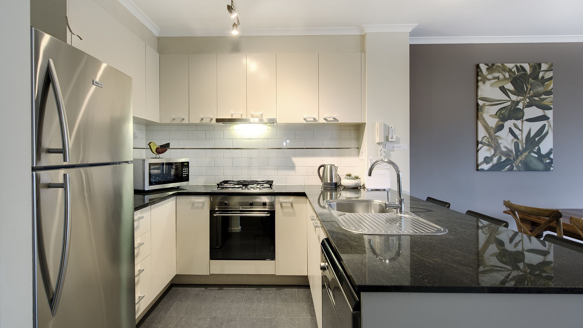 Rivergarden Apartment — image 6