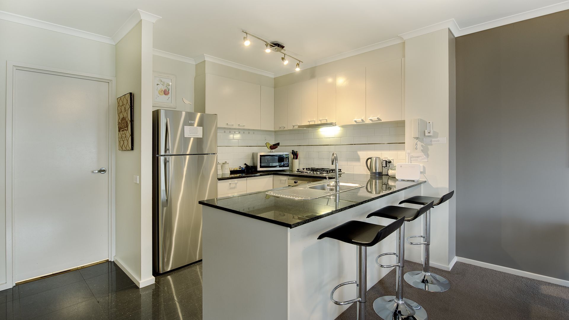 Rivergarden Apartment — image 12