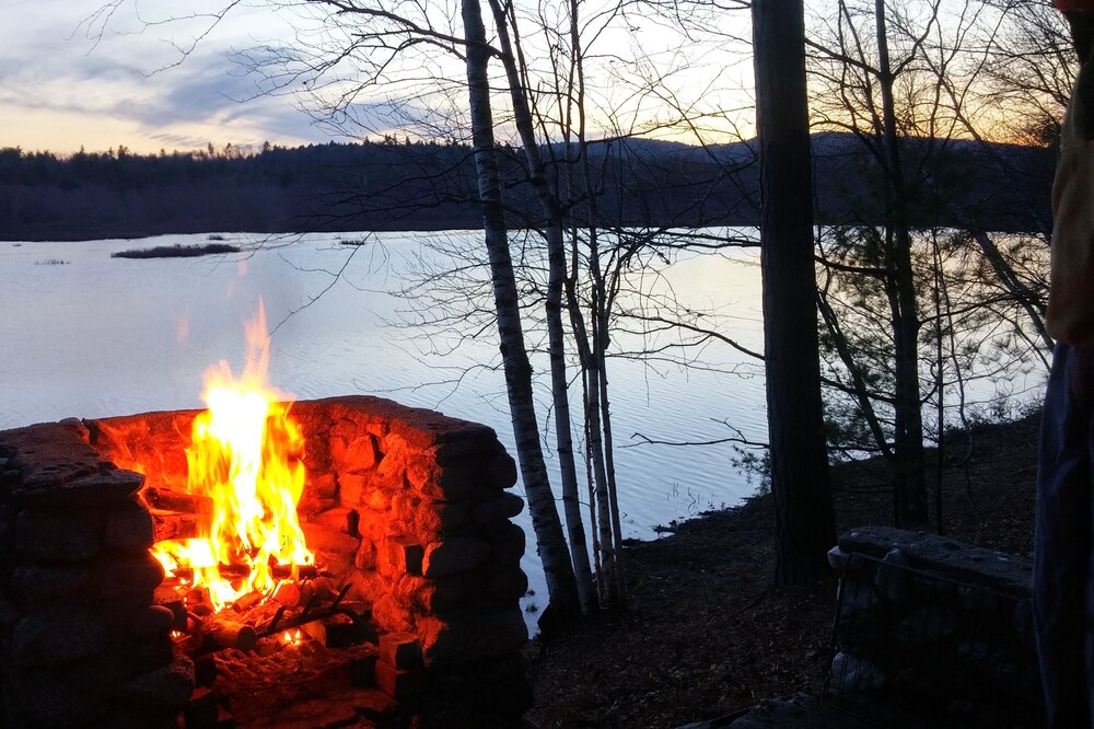 Pristine Waterfront Home near Sunday River. Ski, Swim, Fish, Relax! 5 STAR *****