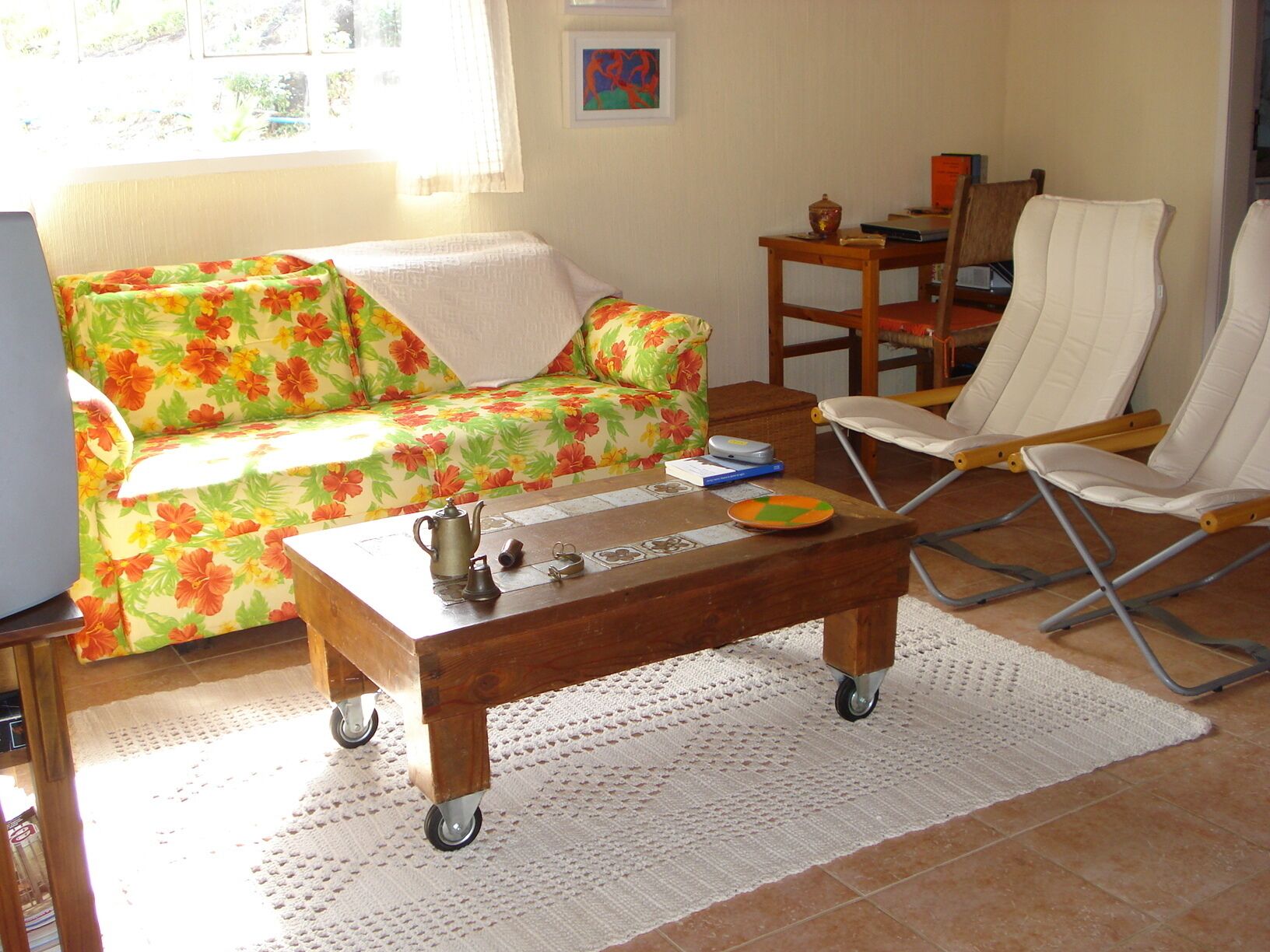 Chalet in the mountains, 3 suites, pool, beautiful view, great weather and farm environment