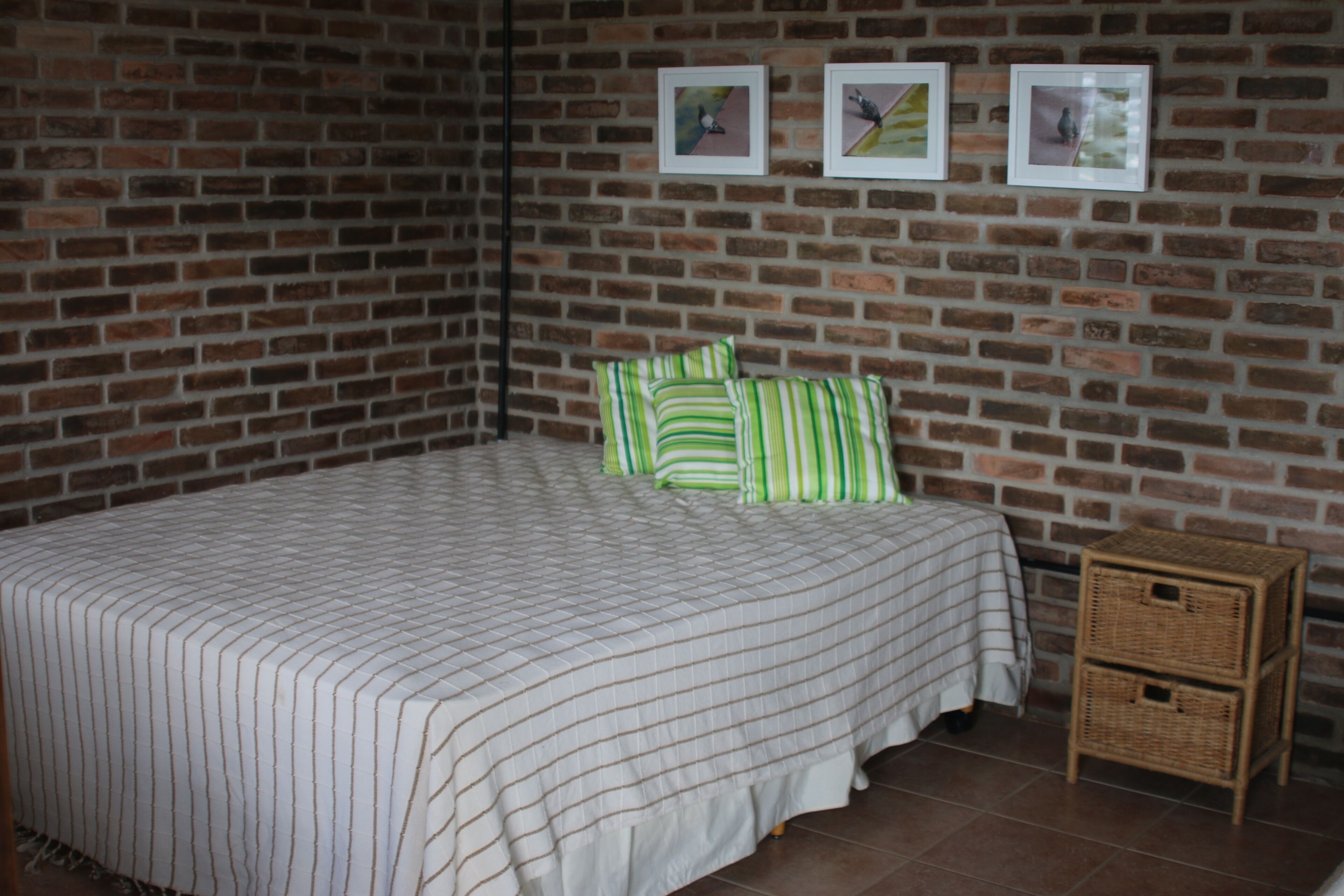 Chalet in the mountains, 3 suites, pool, beautiful view, great weather and farm environment