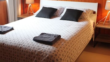 6 dormitorios, tabla de planchar con plancha, cuna de viaje y wifi