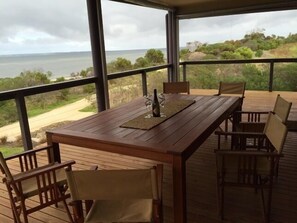 Dining - Aalen Beach House | Kangaroo Island - Direct beach access in a central location (Kingscote)