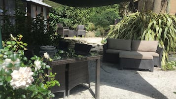 屋外ダイニングエリア
