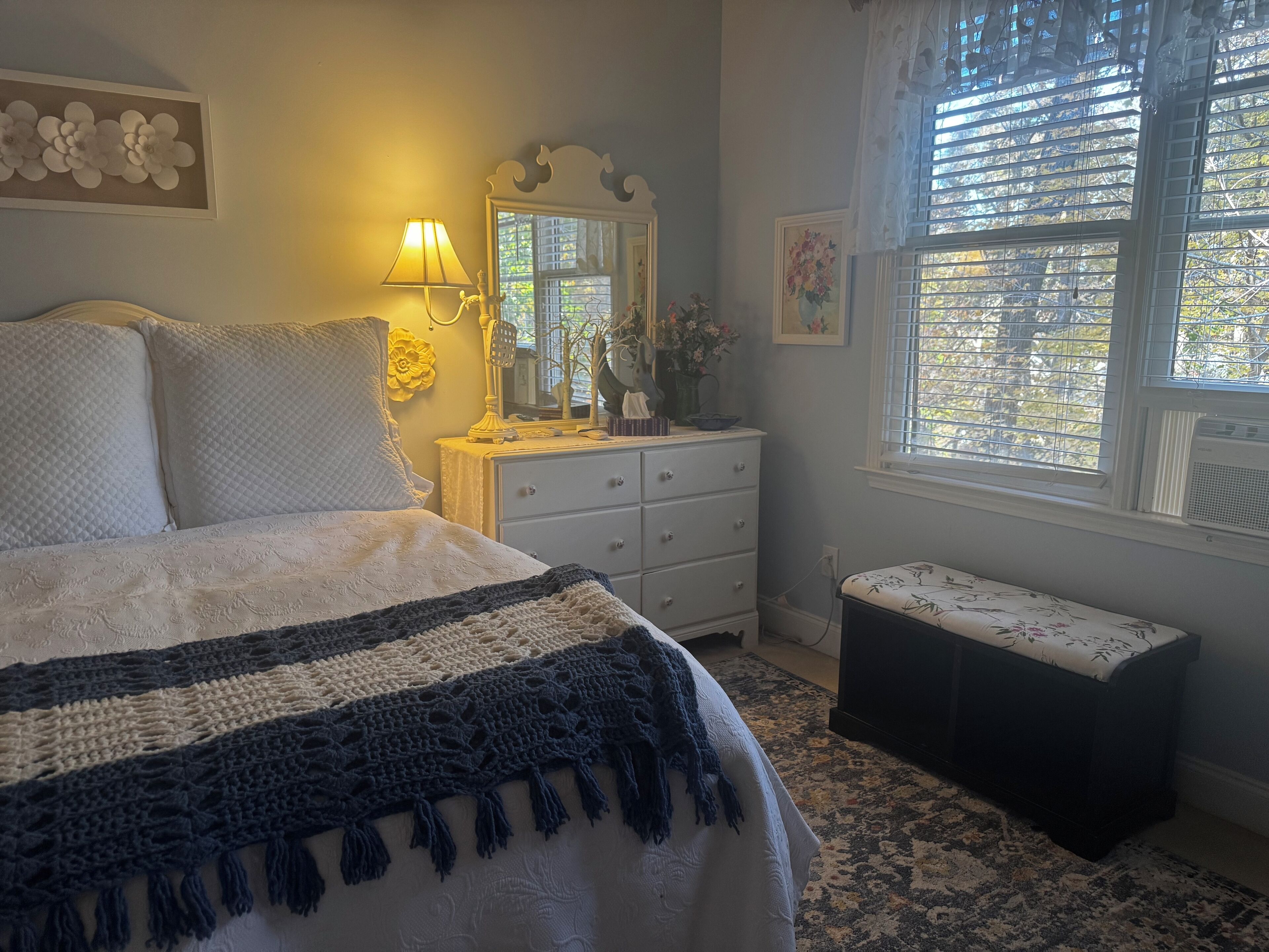 1 bedroom, desk, WiFi, bed sheets