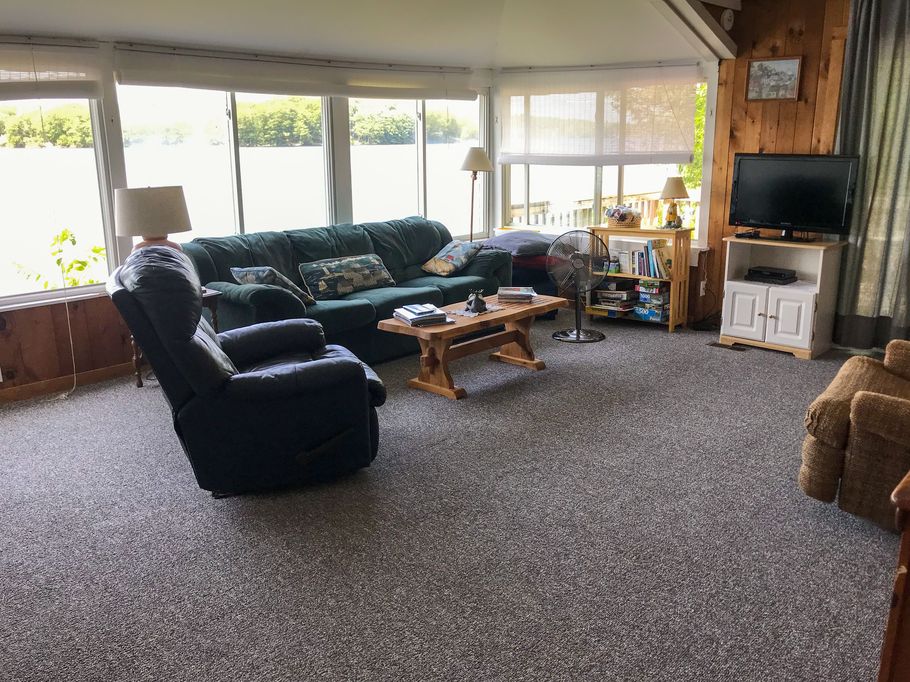 Waterfront Cottage on Pleasant Pond