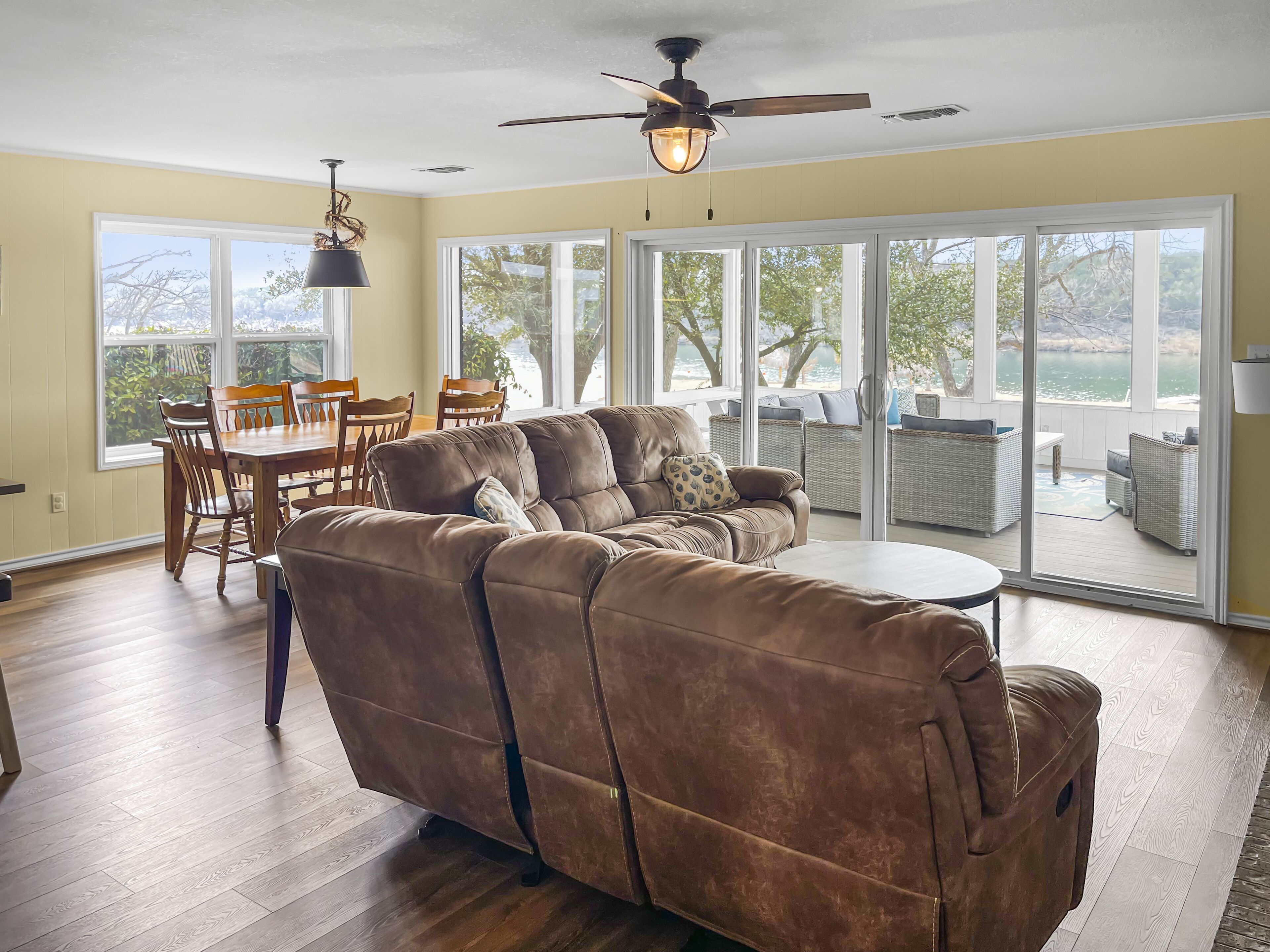 Waterfront, gorgeous sunsets, sandy beach, dogs allowed.