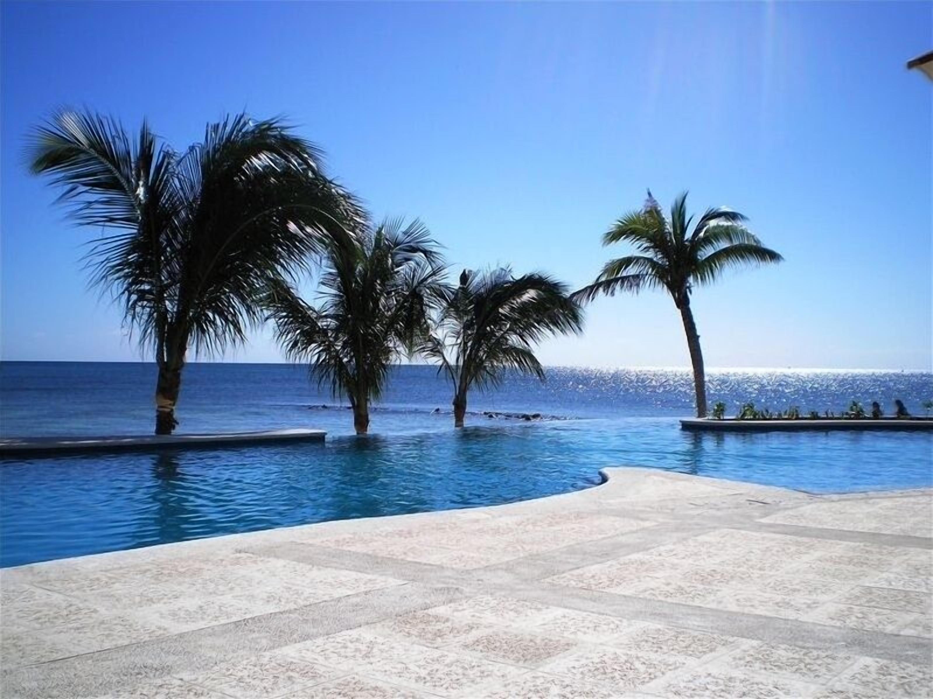 Pool View of Caribbean- Puerto Morelos