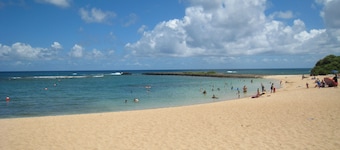 Spacious 2 bedroom 2 bathroom on North Shore, with Turtle Bay golf course views!