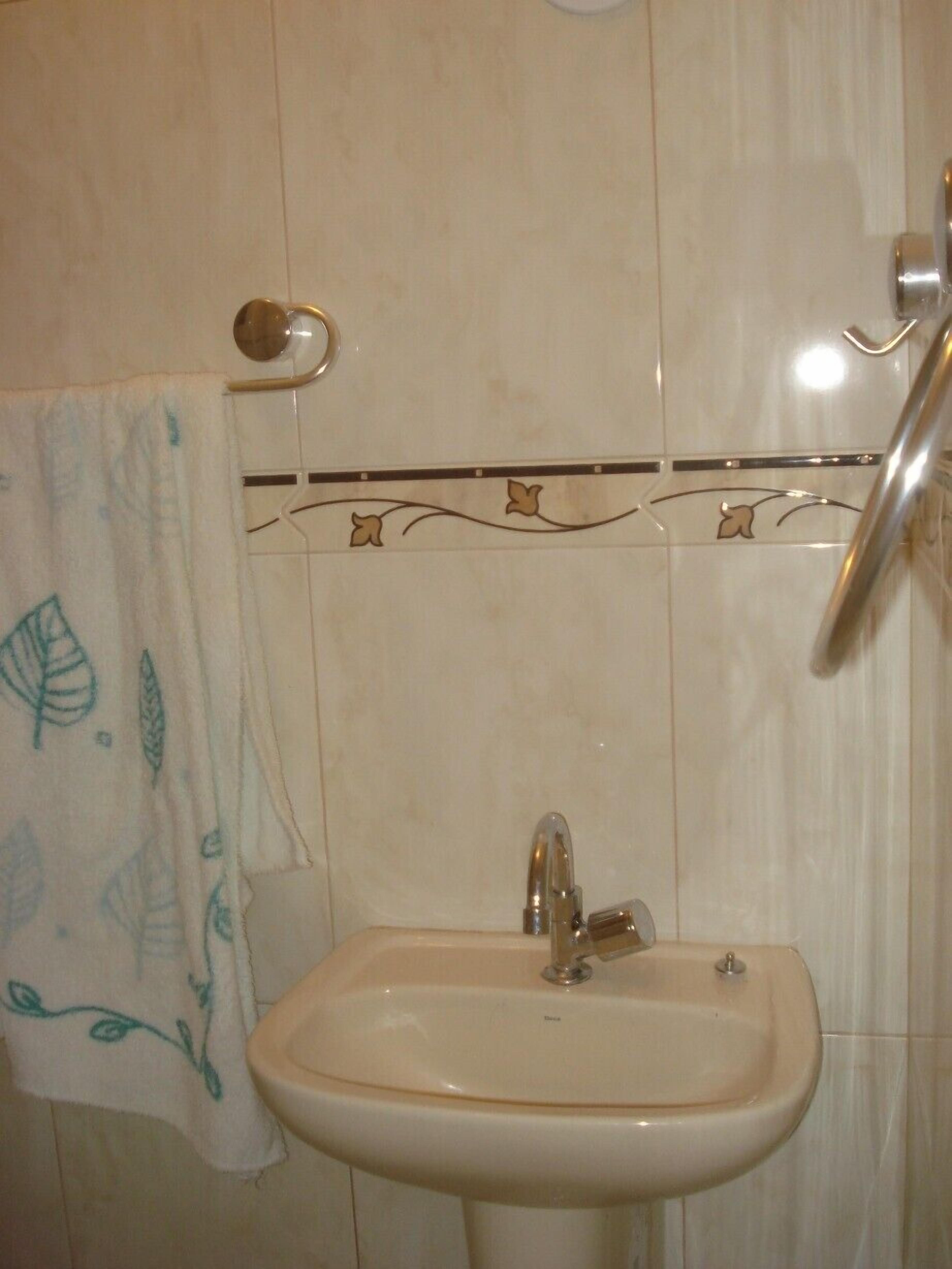 Beautiful fit cove-Guaruja with two bedrooms, one suite, two blocks from the beach