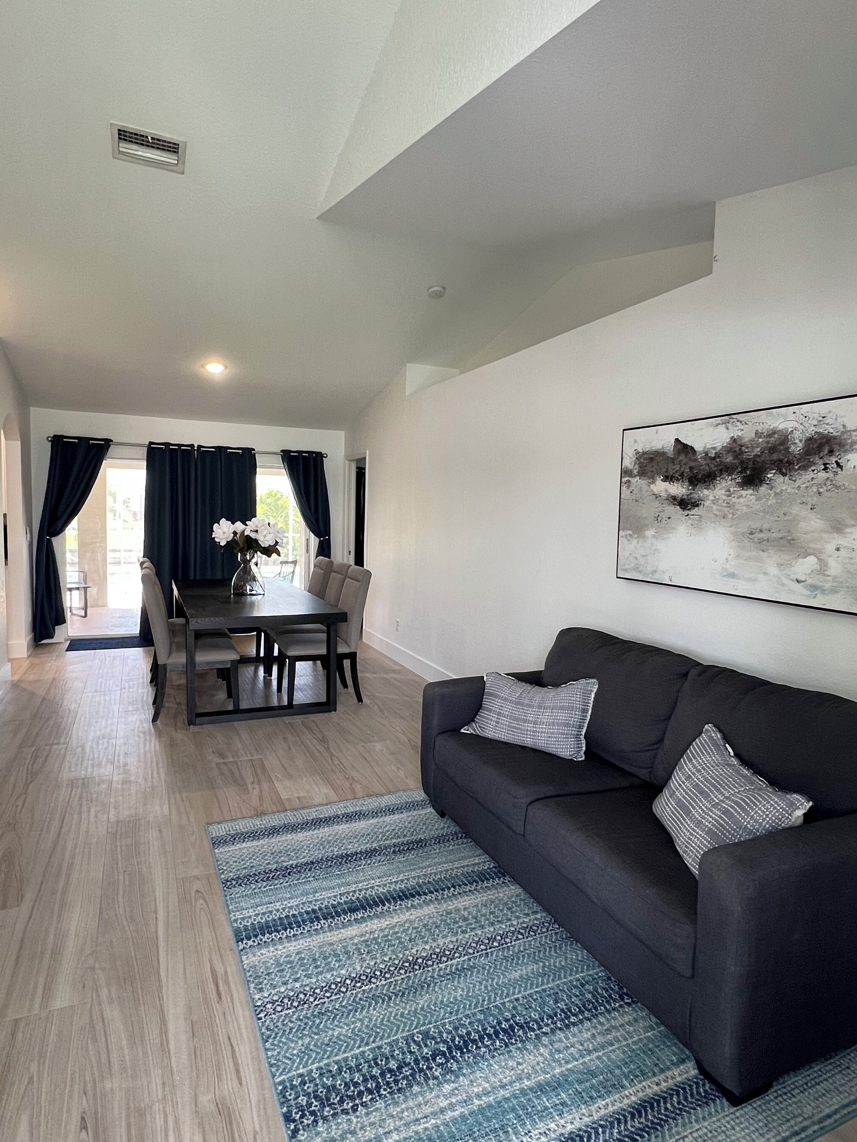 The Perfect Waterfront Vacation House - Relax or Play .