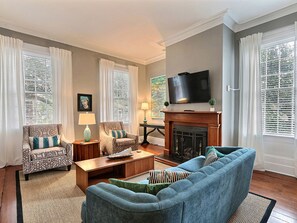 TV - Private Pool on Site | 5*Clean | Flex Cancelation (Savannah)
