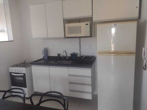 Fridge, microwave, stovetop, blender