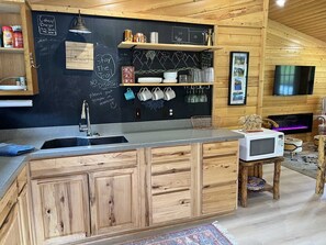 冰箱、微波炉、烤箱、炉灶