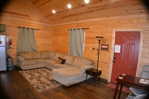 TV - Cabin Near Indian Creek Reservoir (Woodworth)