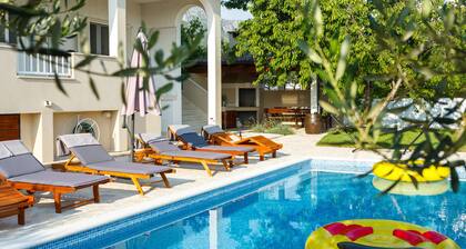 New villa with pool! Villa Mediterraneo