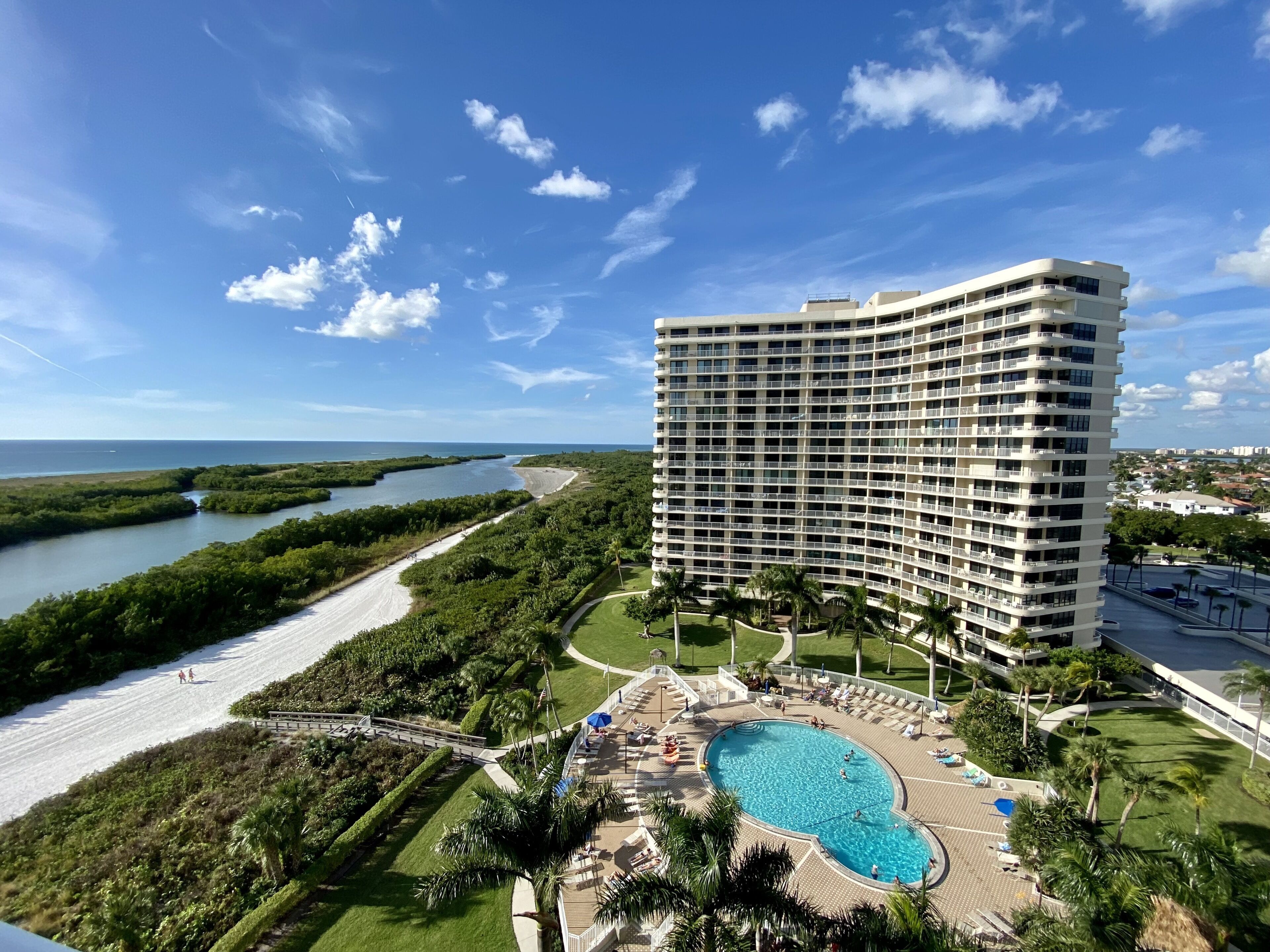 Piscina all'aperto, una piscina riscaldata