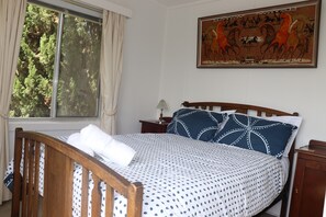 3 makuuhuonetta, silitysrauta/-lauta, ilmainen Wi-Fi, vuodevaatteet