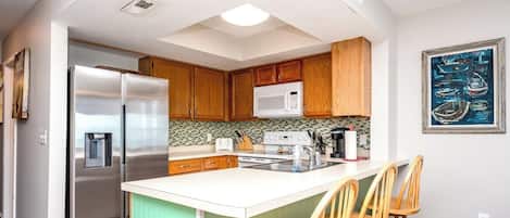 Fridge, microwave, oven, stovetop