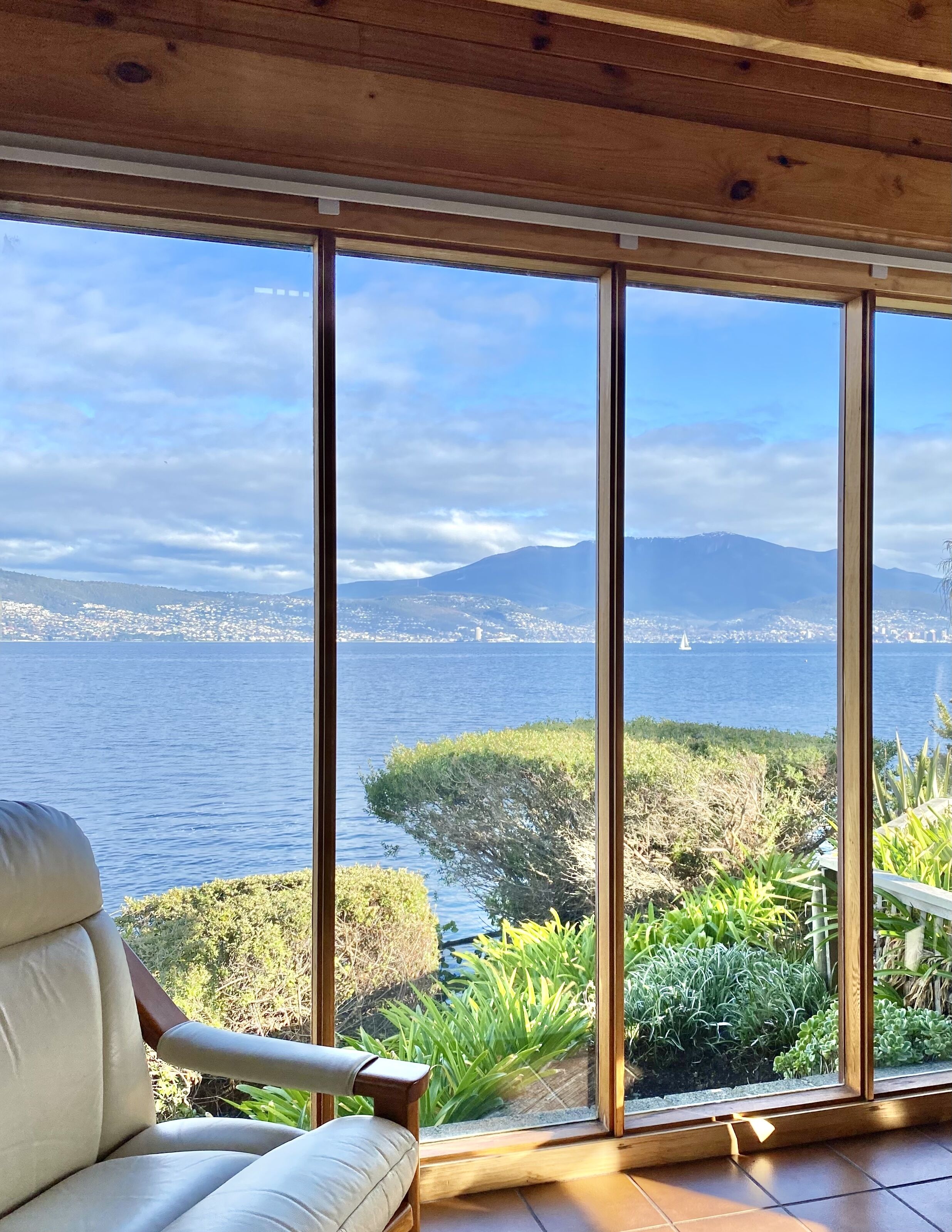 Shack on the Edge Waterfront — image 6