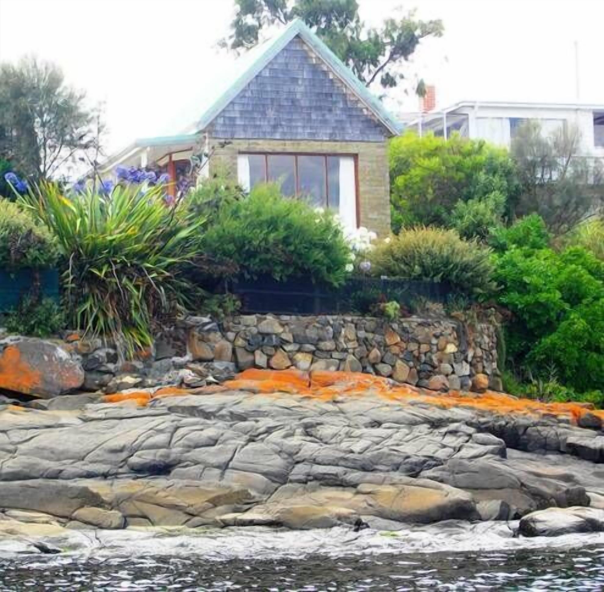 Shack on the Edge Waterfront — image 11