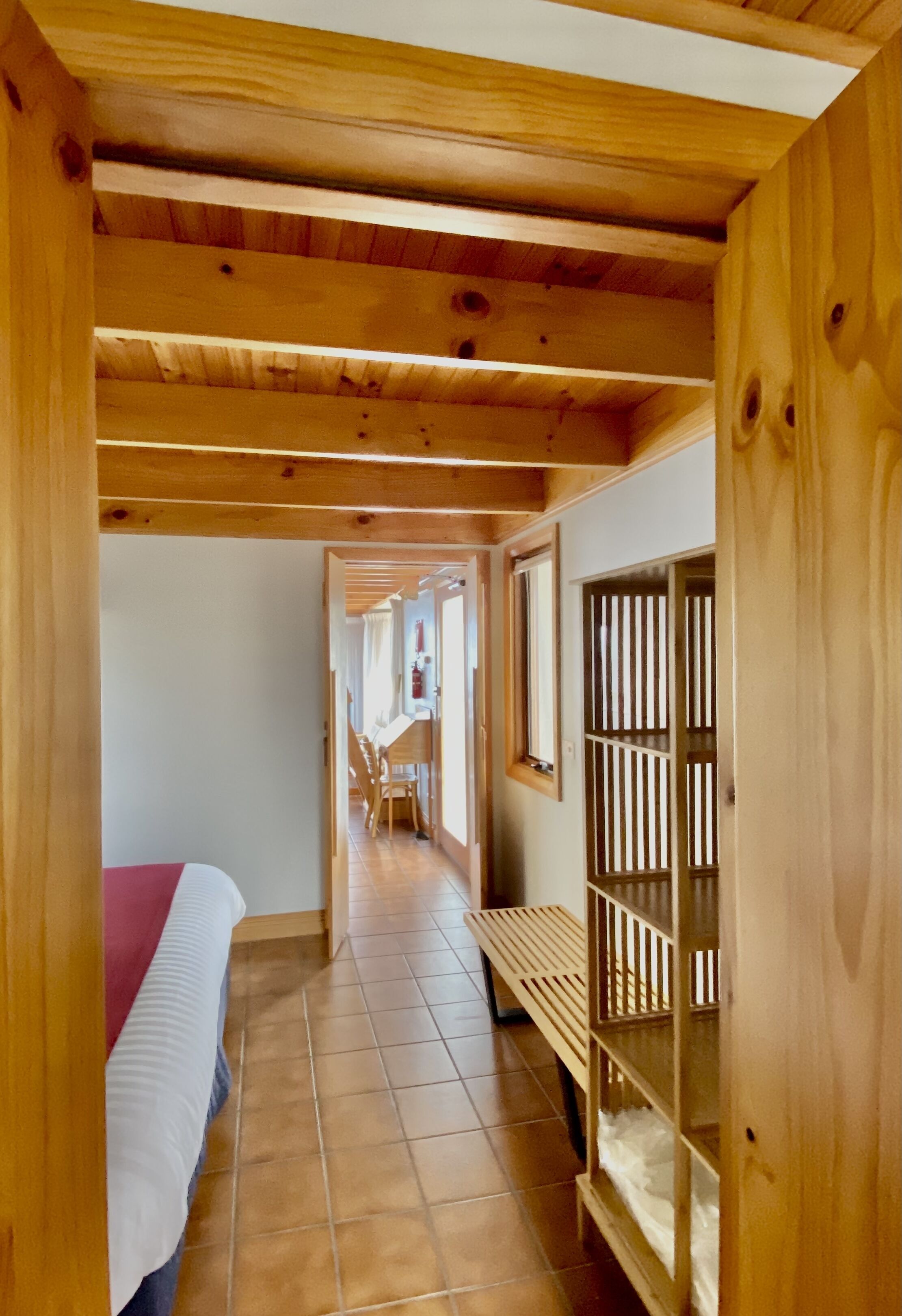 Shack on the Edge Waterfront — image 5