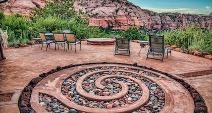 Zion Villa/True North:Actually Located in & Surrounded by ZionNP Secluded10Acres