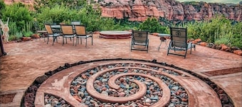 Zion Villa/True North:Actually Located in & Surrounded by ZionNP Secluded10Acres