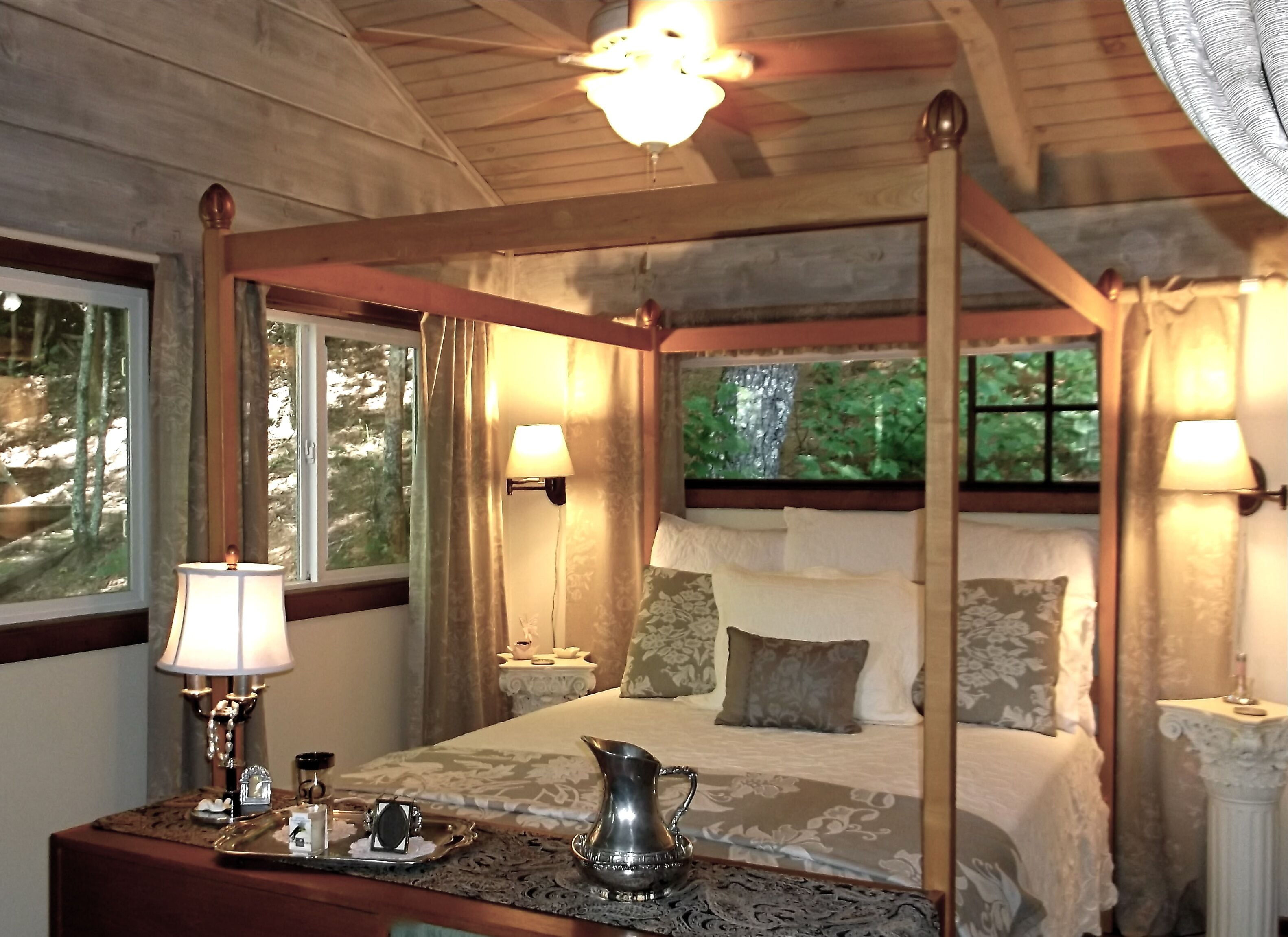 Welcome Nov w a Romantic Mountain stay! Log Cabin-Flowers-HotTub-Mountain View!