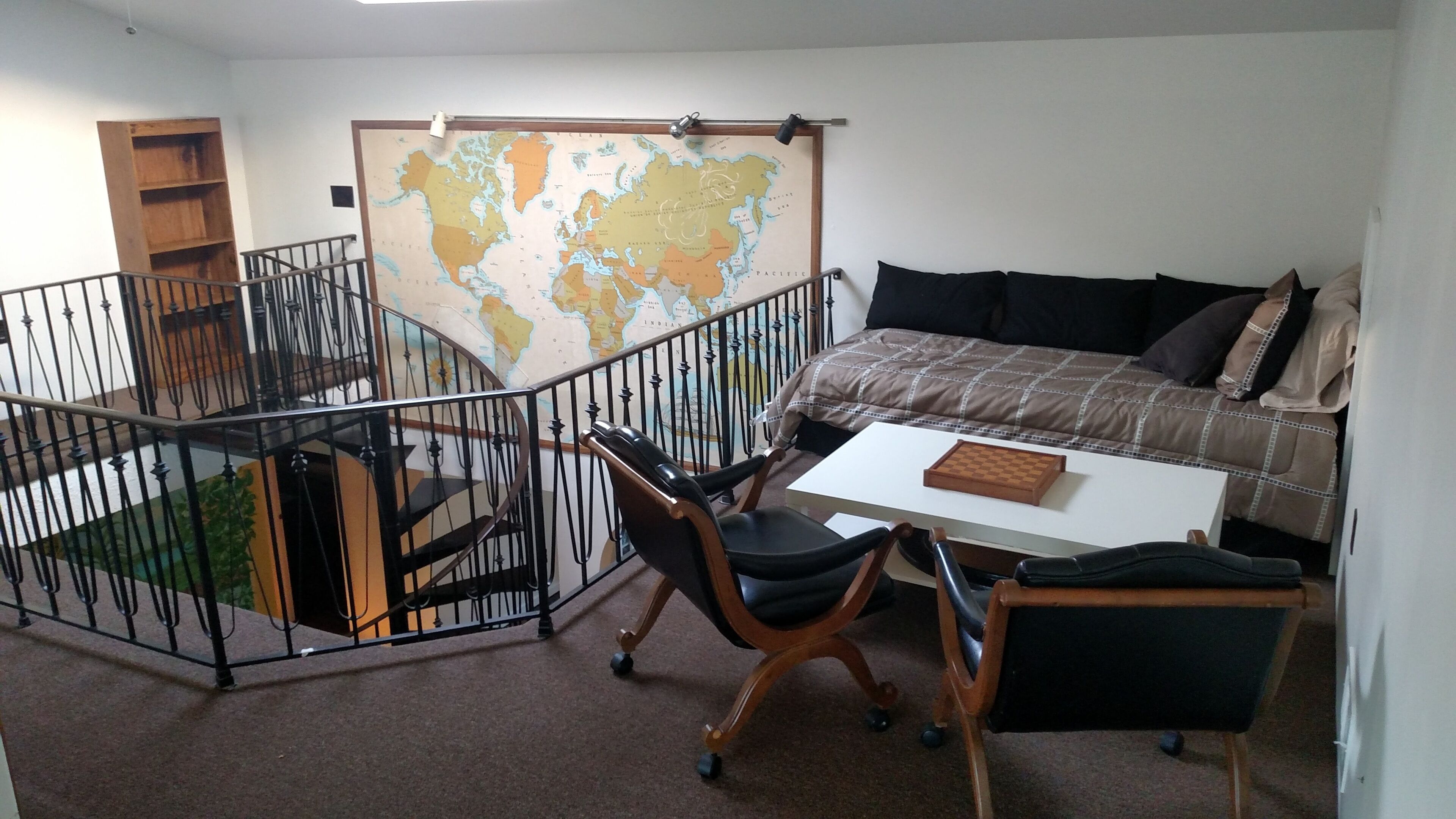 Waterfront with HUGE bulkhead, Minutes to Bay and Beach, Kayaker's Paradise