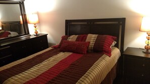 4 dormitorios, tabla de planchar con plancha, wifi gratis y ropa de cama