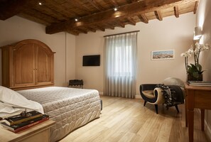 1 Schlafzimmer, Zimmersafe, Bügeleisen/Bügelbrett, kostenloses WLAN