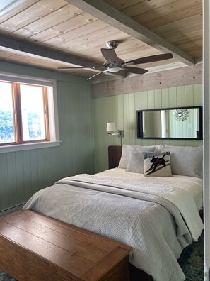 3 habitaciones, tabla de planchar con plancha, wifi y ropa de cama 