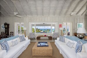 TV, peis, videospill og DVD-spiller