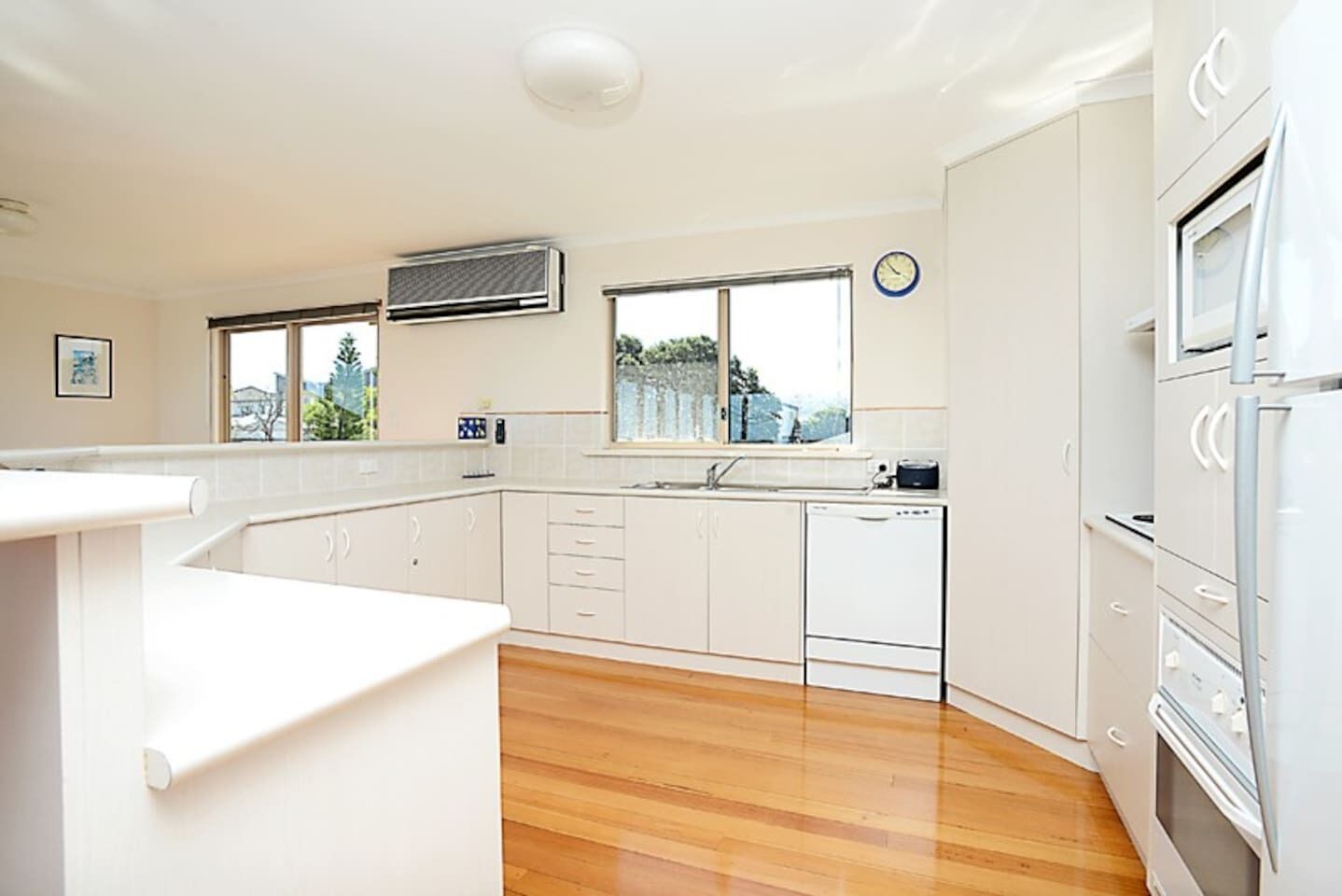 88 Seagull Ave - Ocean Views - Family — image 3